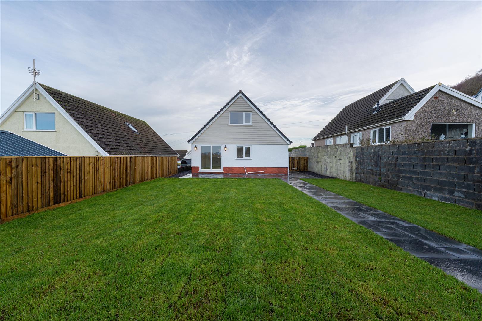 Graig-Y-Coed, Penclawdd, Swansea, SA4 3RL